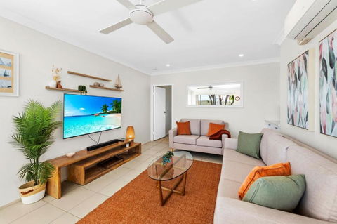 Waterfront Apartment - Soldiers Point - Tourism Brisbane 2