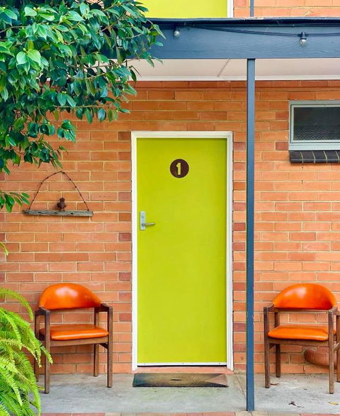 WARBURTON MOTEL - Where Mid-century Style Meets The Mountains - Brisbane 4u 2