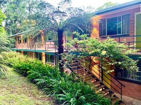 WARBURTON MOTEL - Where Mid-century Style Meets The Mountains - Brisbane 4u 3