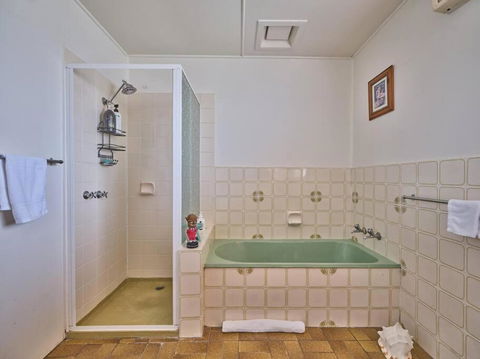 Warraburra Beach Shack, Rosebud - 2 Bedrooms - Plus Your Own Private Beach Box! - Tourism Brisbane 3