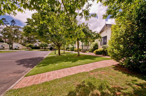 Warragul Gardens Holiday Park - Tourism Brisbane 1