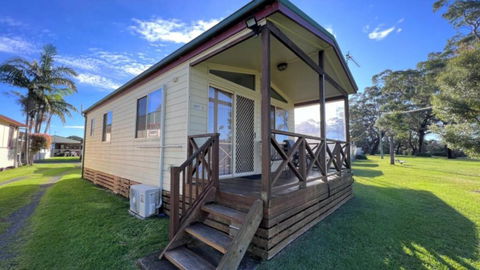 Waterfront Cottage In The Tranquil Sussex Inlet - Tourism Brisbane 1