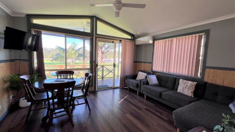 Waterfront Cottage In The Tranquil Sussex Inlet - Tourism Brisbane 2