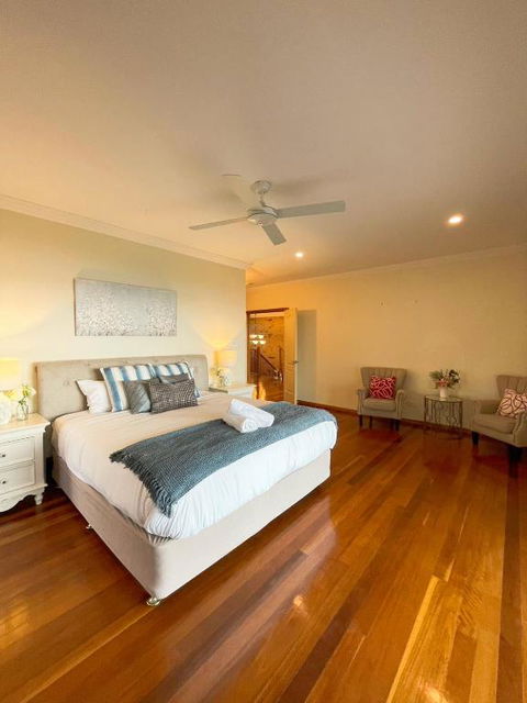 Waterfront Entire Luxury House With Bay View And Pool - Tourism Brisbane 2