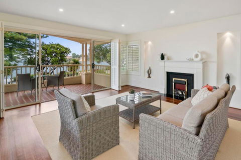 Waterfront Escape - A Family Oasis On Long Beach - Tourism Brisbane 2