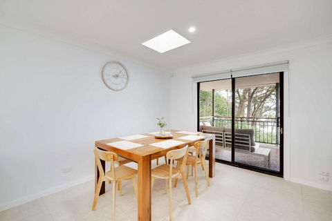 Waterfront Family Retreat Saratoga - Tourism Brisbane 3