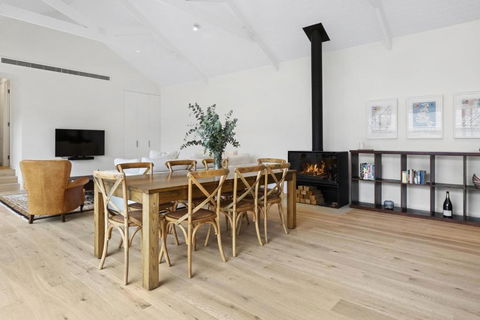 Wattle Grove - Walk To Portsea Hotel Shelley Beach - Tourism Brisbane 2