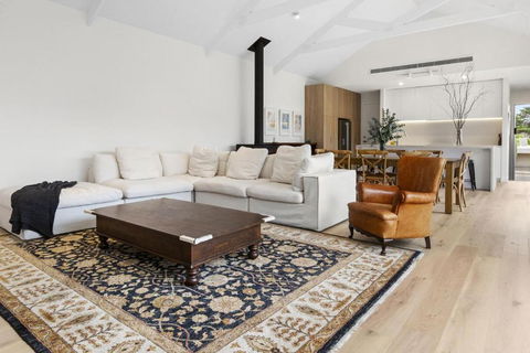 Wattle Grove - Walk To Portsea Hotel Shelley Beach - Tourism Brisbane 3