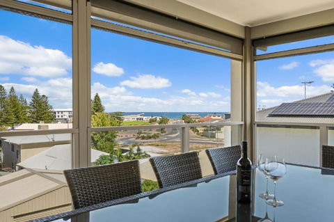 Wauwa-ana - Moana - C21 SouthCoast Holidays - Tourism Brisbane 1