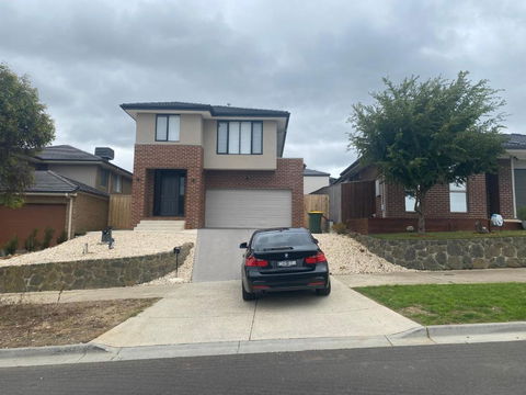Whole House With 4QB - 44 Aspect - 30 Minutes From Melbourne International Airport - 2 Minutes To Westfield Shopping Center - Tourism Brisbane 1