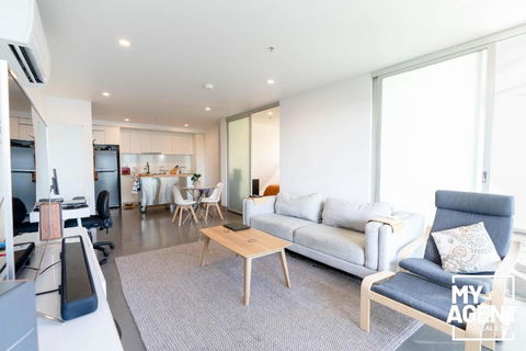 Wonderful Port Melbourne 2 Bedroom - Sleeps 4 - Tourism Brisbane 3