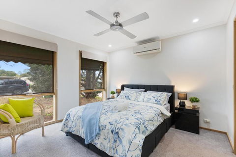 Woodgrove Penthouse - 36 Min Drive To MEL Airport - Tourism Brisbane 0