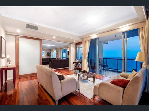 Welcome To A 275m2 Sub-Penthouse With Great Ocean - Tourism Brisbane 1