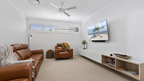 Welcome To Aquila Majesty And Elegance Above All - Tourism Brisbane 2