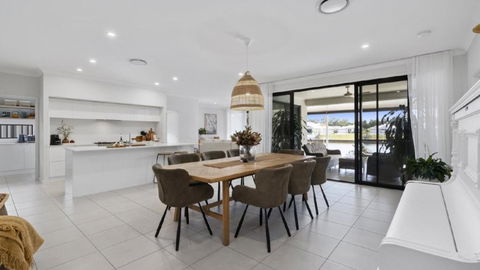 Welcome To Aquila Majesty And Elegance Above All - Tourism Brisbane 1