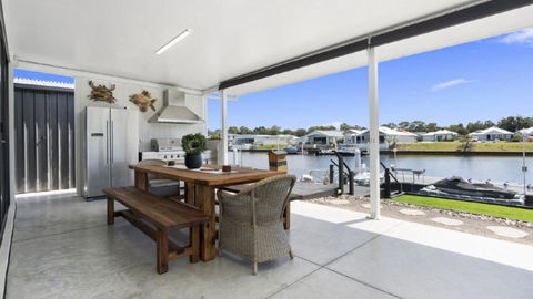 Welcome To Aquila Majesty And Elegance Above All - Tourism Brisbane 3