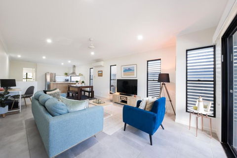 Whitsunday Whisper Terrace - Townhouse Pets Airlie - Tourism Brisbane 0