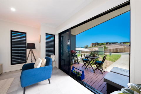 Whitsunday Whisper Terrace - Townhouse Pets Airlie - Tourism Brisbane 3