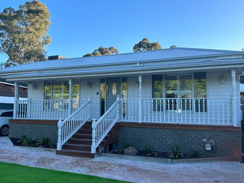 White On Wright - Brisbane Tourism 0