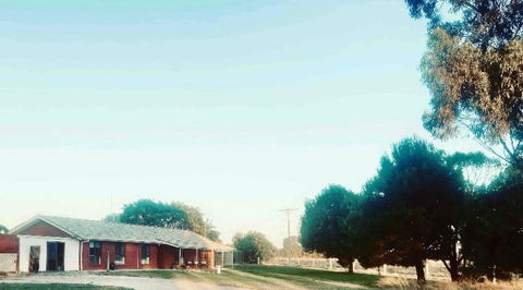 Wings Field - Relaxing Family Farm Stay - Tourism Brisbane 0