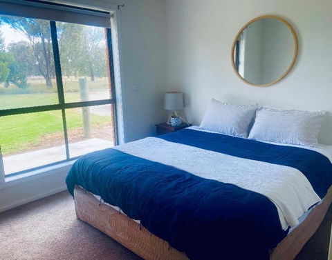 Wings Field - Relaxing Family Farm Stay - Tourism Brisbane 3