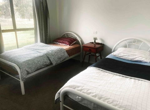 Wings Field - Relaxing Family Farm Stay - Tourism Brisbane 2