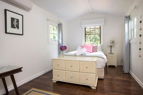 Winter Rose - Gorgeous Gardens Sleeps 5 - Tourism Brisbane 3