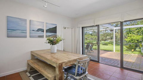 Wisteria Cottage On The Lagoon/Beach - Tourism Brisbane 3