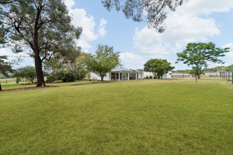 Wisteria Cottage Rylstone - Tourism Brisbane 3