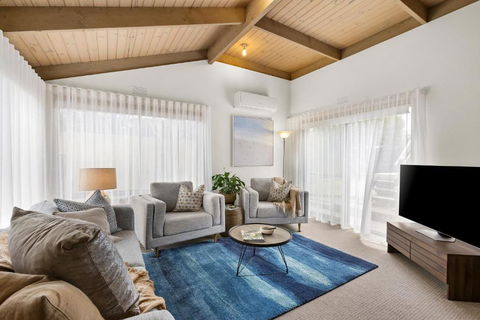 Wonderful Watersun - 3 Bedroom House Jan Juc - Free Parking - Free WIFI - Tourism Brisbane 3