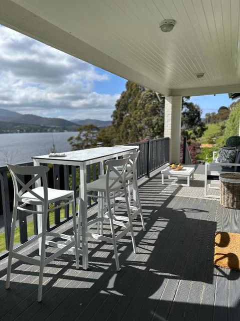 Woodland Bay Retreat-Luxury Hamptons Retreat - Tourism Brisbane 3