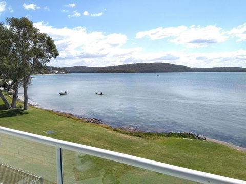 Woodys Place 87a Soldiers Point Rd Fantastic Duplex On The Waterfront - Tourism Brisbane 2