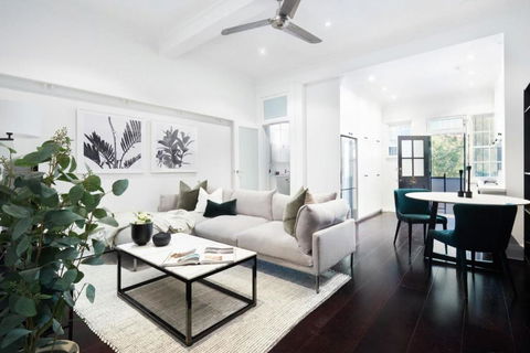 Woollahra Contemporary - Tourism Brisbane 0
