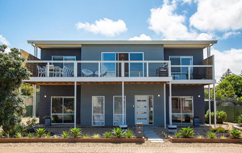 Xanadu - Aldinga Beach - C21 SouthCoast Holidays - Brisbane Tourism 0