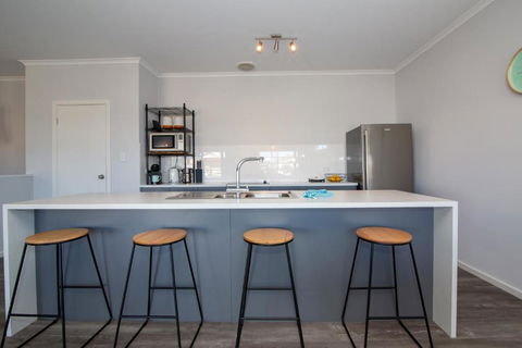 Xanadu - Aldinga Beach - C21 SouthCoast Holidays - Brisbane Tourism 2