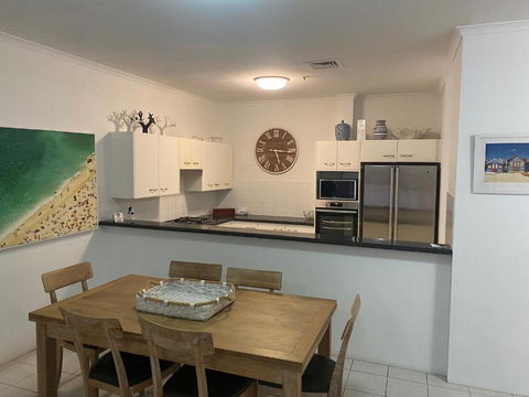Xanadu Resort - Brisbane Tourism 1