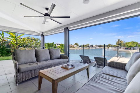 YALLA24-Luxury Resort Style Home - Brisbane Tourism 2