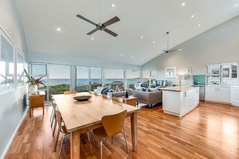A Surfers Paradise At Chiton Rocks Pets Welcome - Brisbane Tourism 4