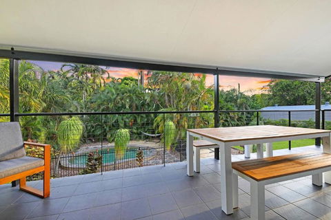 A Tropical Pool Paradise In Rapid Creek - Brisbane Tourism 2