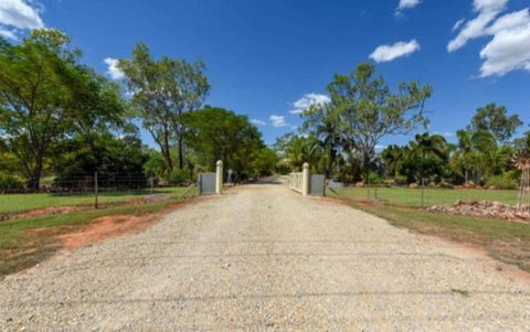 Almost Off Grid Tranquillity - Tourism Brisbane 1