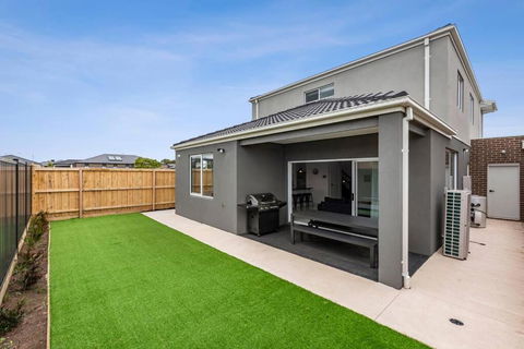 Amazing Family Home Opposite A Park & Sleeps 10 - Brisbane Tourism 0