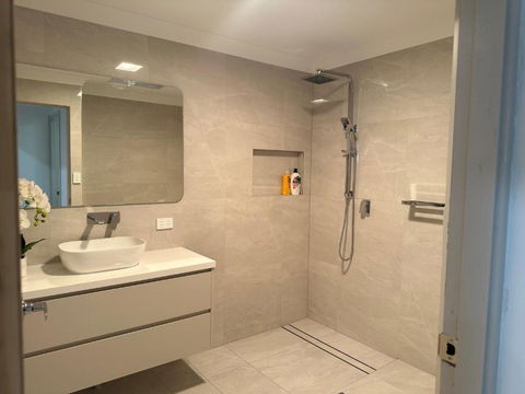 Warm, New And Affordable Room For Couples Or Single And Shared Common Space - Tourism Brisbane 1