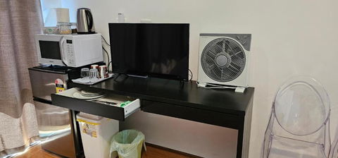 Private King Bed Guest Suite - Tourism Brisbane 3