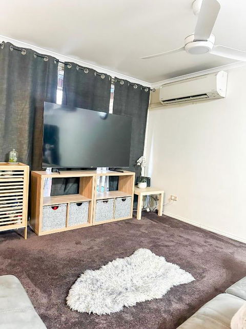 Queen Of The Desert Villa Secure & Gated 2 Bdrm Home - Tourism Brisbane 3