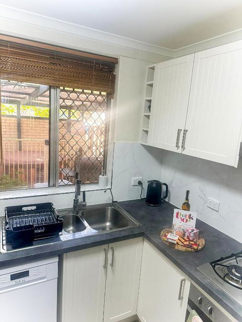 Queen Of The Desert Villa Secure & Gated 2 Bdrm Home - Tourism Brisbane 2