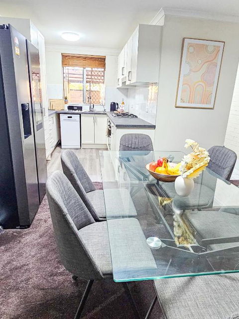 Queen Of The Desert Villa Secure & Gated 2 Bdrm Home - Tourism Brisbane 0