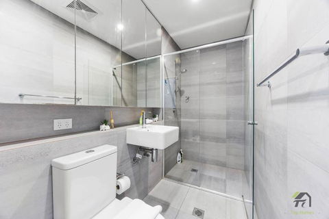 Warm 2 Bedroom Apartment In Wolli Creek - Tourism Brisbane 1