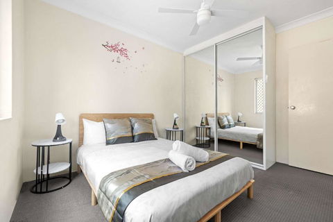 Warm Oasis At Parramatta- 2 BR - Free Parking - Near Shops - Tourism Brisbane 0