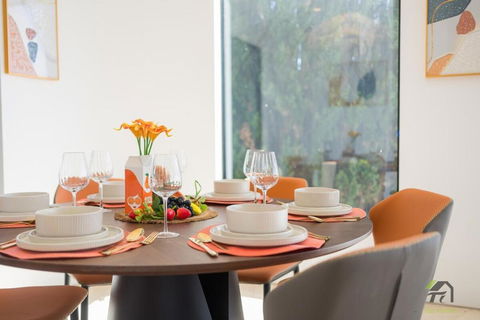 Whispering Pines With 4 Bedroom In Vaucluse - Tourism Brisbane 1