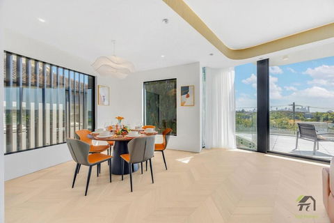 Whispering Pines With 4 Bedroom In Vaucluse - Tourism Brisbane 3